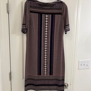 Roz & Ali Graphic Abstract Career Short Sleeve Dress--Size Medium